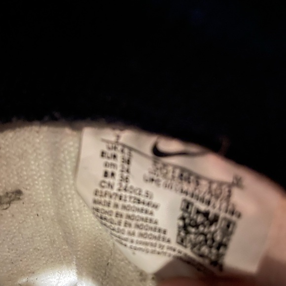 Nike panda Black and White High-Top Sneakers - Picture 10 of 11